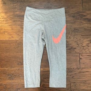 Nike dri fit cropped leggings size medium